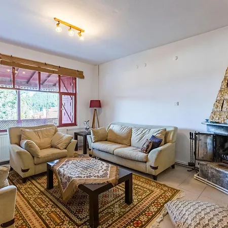 Appartamento Splendid Villa With Fireplace And Private Garden Close To Sapanca Lake Near Kartepe Sapanca