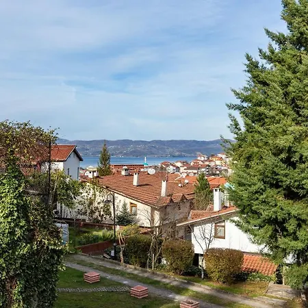 Splendid Villa With Fireplace And Private Garden Close To Sapanca Lake Near Kartepe Sapanca