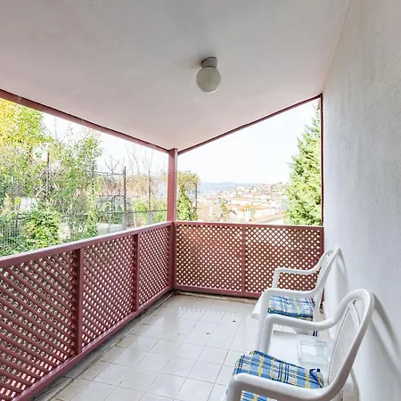 Splendid Villa With Fireplace And Private Garden Close To Sapanca Lake Near Kartepe Appartamento *